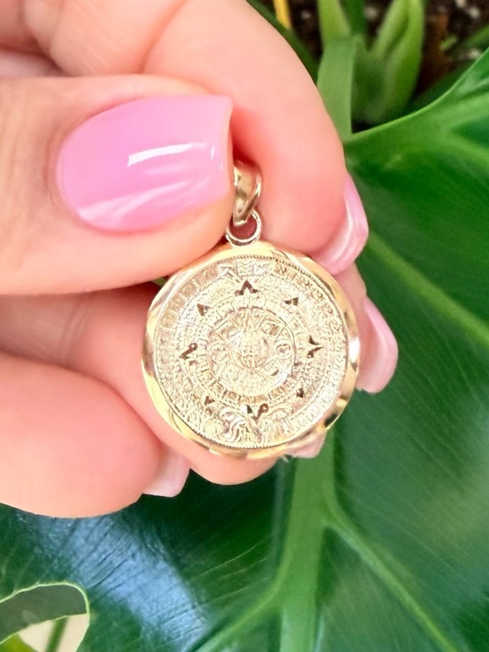 14k Yellow Gold Aztec sun calendar Pendant 1.20 inch long